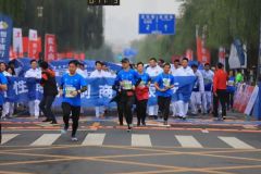 2019泉城（济南）马拉松鸣枪起跑